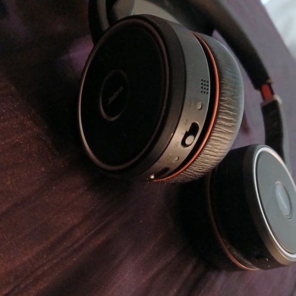 Jabra Wireless Headphones - Picture 5 of 6